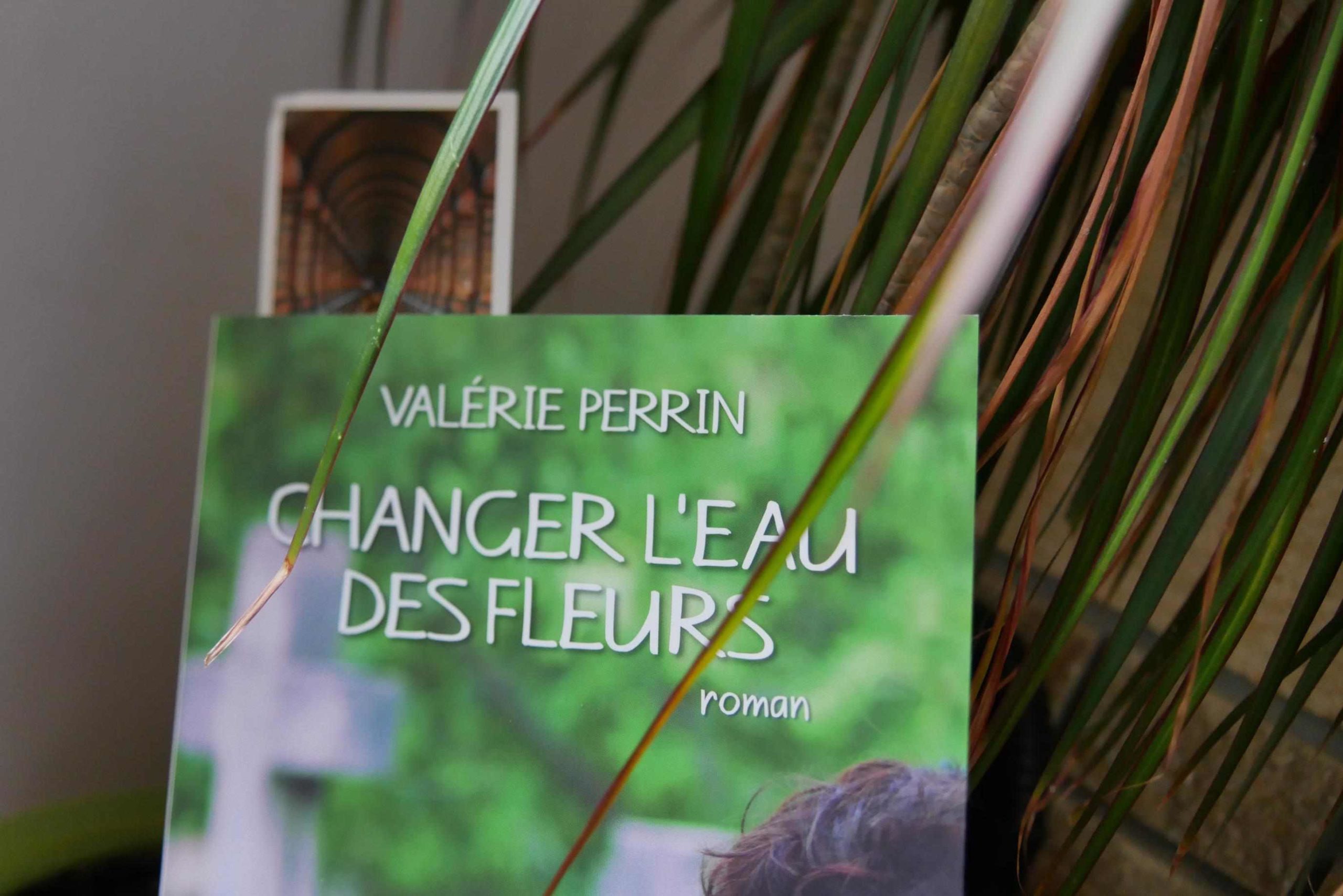 Changer L'eau Des Fleurs Piece De Theatre Changer l'eau des fleurs de VALERIE PERRIN - StayFunny&Create