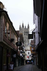 Vue sur la Cathédrale Canterbury cote ouest roadtrip angleterre cath