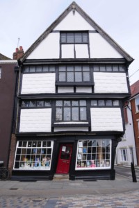 Maison penchée Canterbury cote ouest roadtrip angleterre penchée