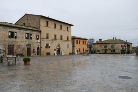 Monteriggioni roadtrip toscane 1 semaine Monteriggioni piazza